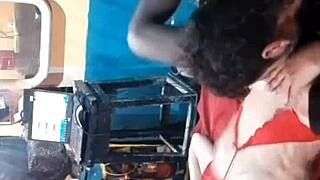 tremenda chupada de concha en la boca de una sexy amateur