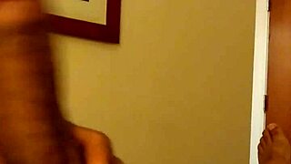 Amateur shaved pussy masturbation looks so hot