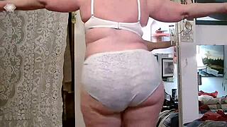 Dawnskye, the sexiest curvy PAWG, models stunning lingerie for you