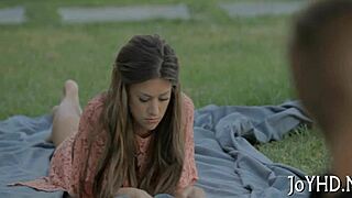 Young girl gives a nice blowjob naked