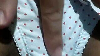 Indian MILF Wants Blowjob on Big Ass