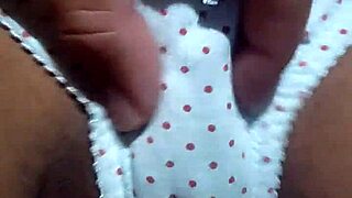 Indian MILF Wants Blowjob on Big Ass