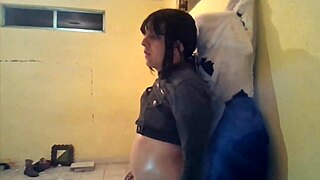 trabajitos a mi gabito completo con nickita eloise, la fuck doll transsexual 😈🍑