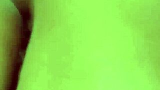 Young girl gives a nice blowjob naked