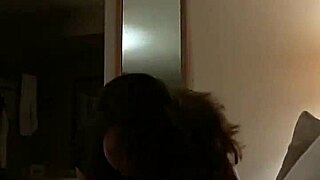 性感18+小奶妹超诱人