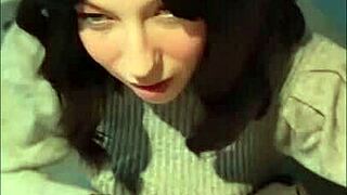 Ibu Tiri Hisap Kote Aku untuk Bantu Tahan untuk Teman Wanita