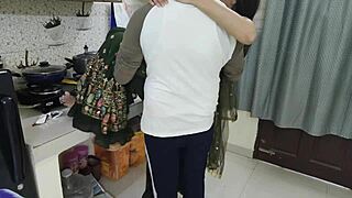 OMG, seks dubur sakit kali pertama India brutal! Bhaiya ji paksa pantat besar saya dalam video rumah... aish! 😱