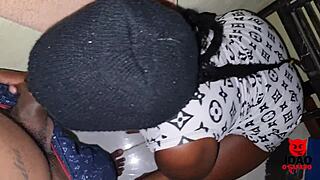 Nikmat kongkek ebony di balkoni!