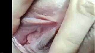 Morrita Flashing Her Tight Vagina on Live Cam