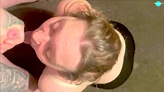 18 year old girlfriend gets hardcore sex with toys and cumshot