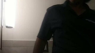 Ebony Babe Fingers Herself to Orgasm on Bathroom Counter