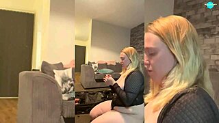 18 year old girlfriend gets hardcore sex with toys and cumshot