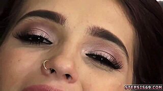 teen ass worships sucking stepbro's banana