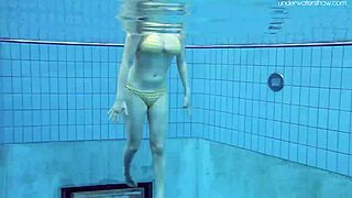 Lada poleshuk shows big tits underwater in the bathroom with short hair 😍