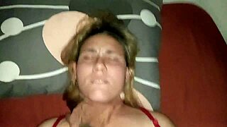 Wow! Spreading My Wife's Legs and Fucking Her, See That Pleasurable Face!