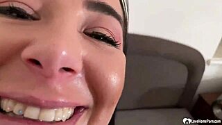 gorgeous babe, show that shaved pussy close-up