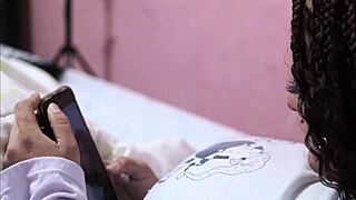 Veio Procurar A Namorada E Gozou Na Cara Da Amiga