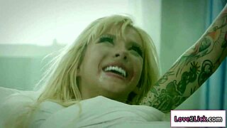 Nurse Licks Patient's Wet Pussy in Hospital 😘