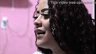 Veio Procurar A Namorada E Gozou Na Cara Da Amiga