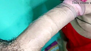 She performs an amateur blowjob and deepthroat close-up with her big ass and pussy