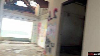 i brought stepsister to abandoned house for fuckin'