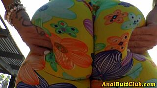 slut bounces her big booty in heels