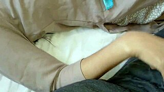 Meri dadi ki moti gand drives me wild with raw Indian sex and audio.