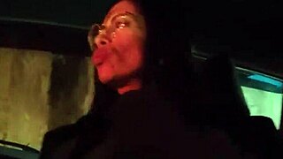 CASADA DIRIGINDO NÃO RESISTIU E BATEU UMA PUNHETA PARA O AMIGO!!