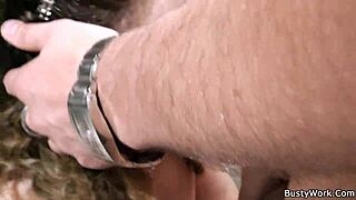 This brand new, curvy singer receives her backdoor pleasure on the office