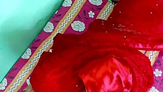 She performs an amateur blowjob and deepthroat close-up with her big ass and pussy