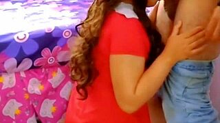 Espié a mi amiga cogiendo con mi novio después de clases