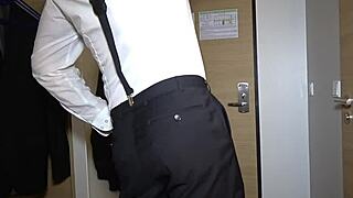 Ehefrau wird von Kellner besamt in wilder Urlaubsaktion