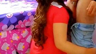 Espié a mi amiga cogiendo con mi novio después de clases