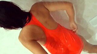 wanna peek at steamy shower masturbation after gym?