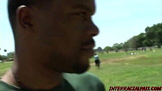 Yo, volá sa Rio a tancuje na obrovskom čiernom kurci! 😍