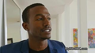 Damn, BBC stud slams slutty mature housewife in stockings! 😈