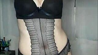 Hot Girl Gives Impressive Blowjob