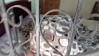 vecina me invita a follar mientras marido va de compras