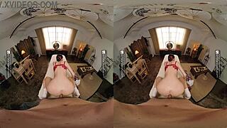 Horny Maya Woulfe bangs in VR massage.