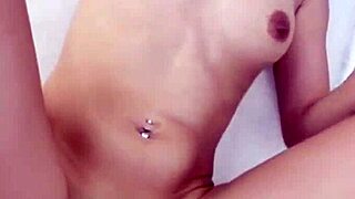 Slatka 19-godišnja tinejdžerka dobija divlju vožnju danas