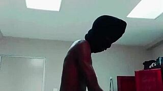 Chubby queen squirting from Ben10's fuck.