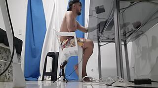 Incredible leaked video of a young guy on whatsapp