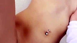 Slatka 19-godišnja tinejdžerka dobija divlju vožnju danas