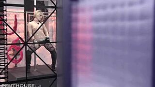 I Can't Resist Exotic Ash Hollywood Stripping and Riding