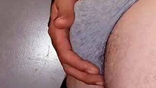 Amateurs Showing Off Big Asses Outdoors In Public