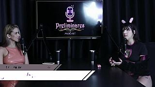 Safada moans loud showing tattoos after wild bathroom suck