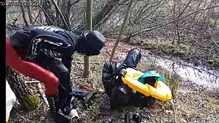 Mud Trichtern! What Bizarre Femdom Tricks Are Happening in Brutal Latex Outdoors?