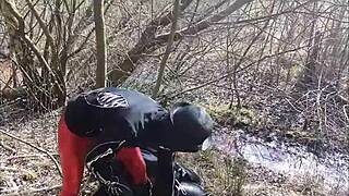 Mud Trichtern! What Bizarre Femdom Tricks Are Happening in Brutal Latex Outdoors?