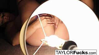 taylor vixen in hotel room