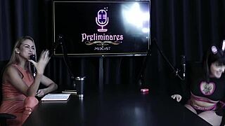 Safada moans loud showing tattoos after wild bathroom suck